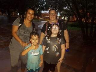 Aline Borges, Luciana e filhos no Belmar Fidalgo (Foto: Anahi Gurgel)