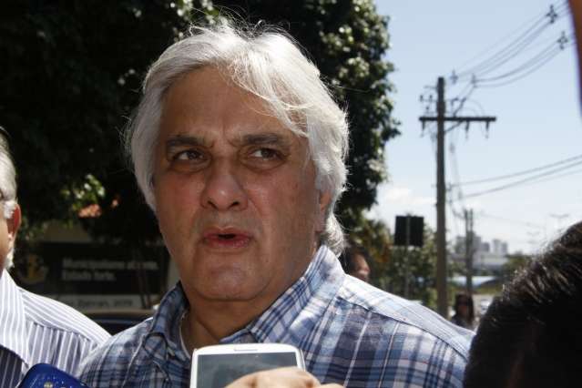 Atitude de Andr&eacute; em permanecer no cargo foi digna, afirma Delc&iacute;dio