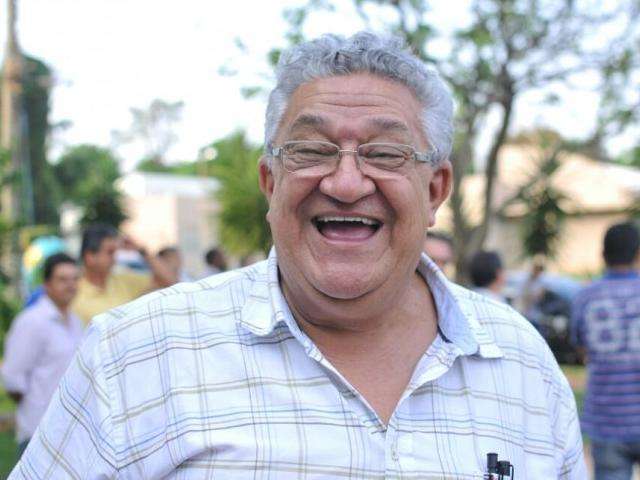 &quot;Ou arrumo isso aqui ou vou embora&quot;, diz candidato do PTN ao registrar-se