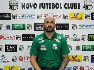 Ricardo Perpetuo será o treinador do Novo na competição (Foto: Novo FC/Divulgação)