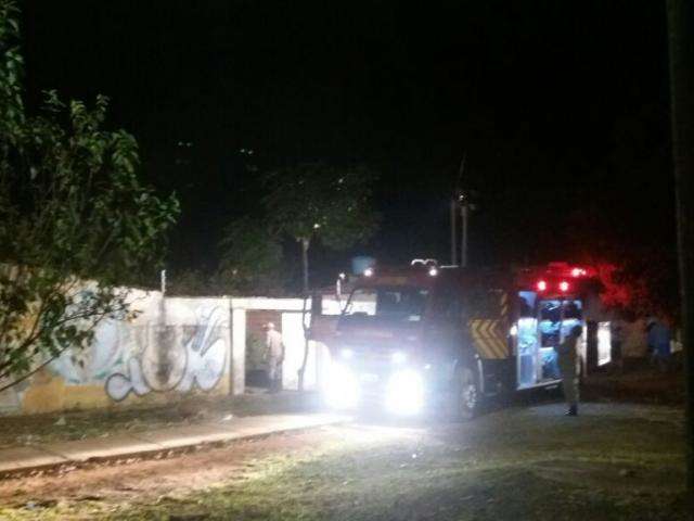 Casa do suspeito de ter matado Kauan &eacute; incendiada no Coophavila ll