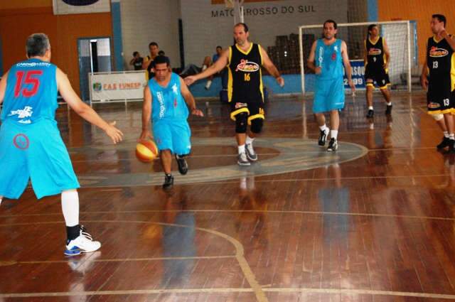  Quadrangular define campe&atilde;o estadual de basquete 