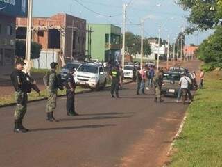 Equipe da Polícia Nacional Paraguai no local do confronto (Foto: Porã News)