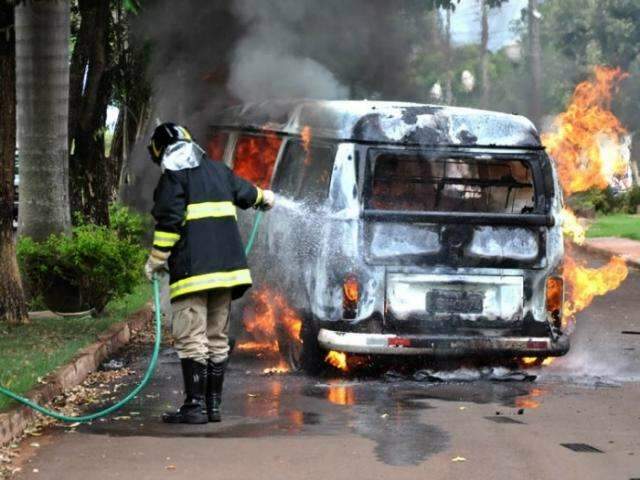 Viatura que falhou antes de combate a inc&ecirc;ndio tem 30 anos e ser&aacute; trocada