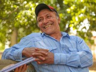 Lino acabou ficando no asilo mais tempo do que imaginava, mas garante que é um homem feliz.(Foto: Fernando Antunes)