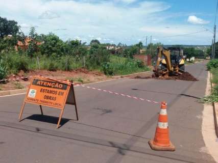 Rede de água e esgoto vira problema em 25 pontos de asfalto novo na Capital