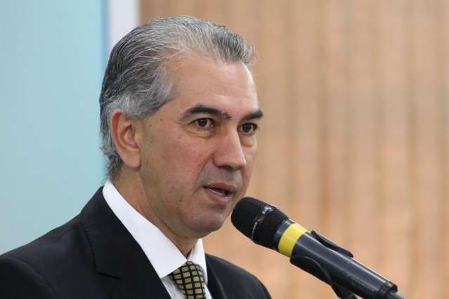 Governador participa de lan&ccedil;amento de pedra fundamental em &Aacute;gua Clara
