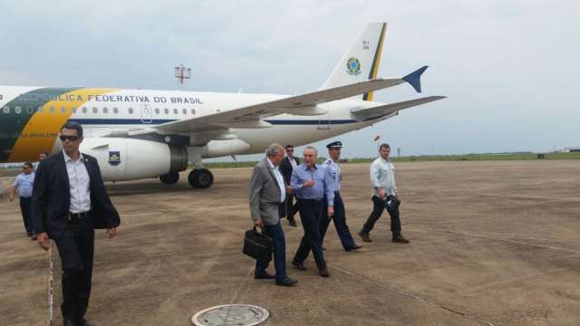 S&oacute; o senador Pedro Chaves foi &agrave; Base A&eacute;rea receber Temer na Capital