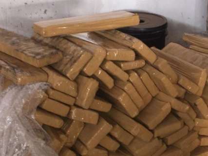 Polícia Federal encontra laboratório de drogas com 700 quilos de maconha