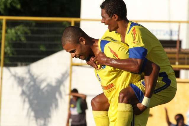 Naviraiense confirma a contrata&ccedil;&atilde;o de artilheiro Pablo e mais quatro jogadores