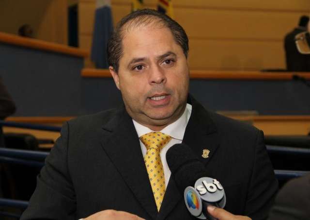 Vereadores promulgam lei que prev&ecirc; recursos para 178 entidades