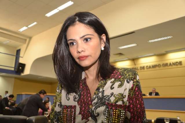 Comiss&atilde;o entregar&aacute; relat&oacute;rio ao TCE e Bernal pode ser punido por remanejamento