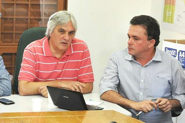 Vander Loubet deve ficar no PT at&eacute; o fim das investiga&ccedil;&otilde;es, diz senador