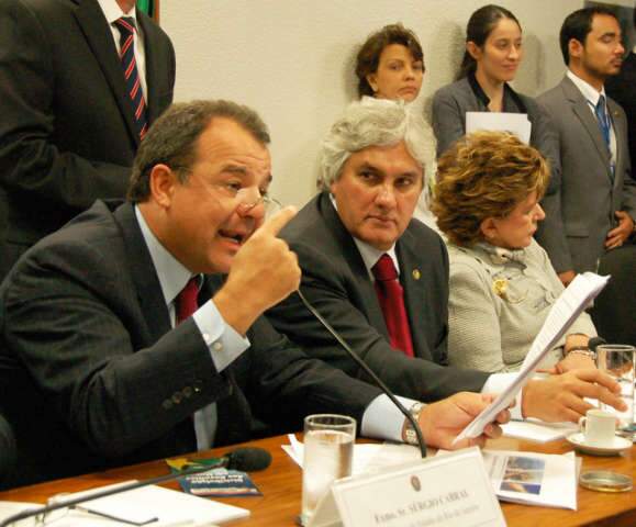 Delc&iacute;dio acredita em acordo para a partilha dos royalties do pr&eacute;-sal
