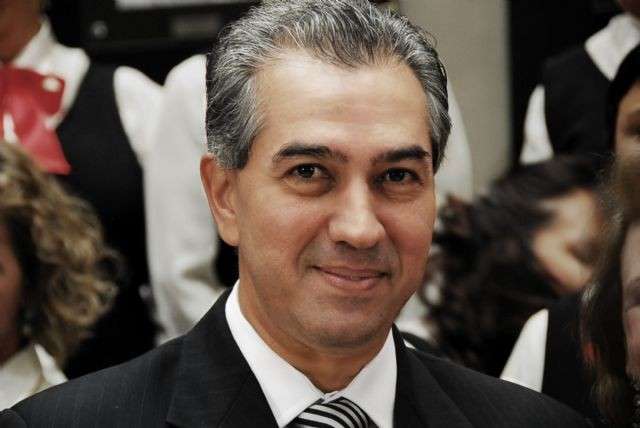 Dobradinha do PSDB com o PT hoje &eacute; o mais prov&aacute;vel, afirma Reinaldo