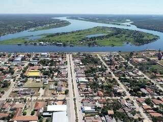 Cidade de Porto Murtinho, na margem do Rio Paraguai (Foto: Toninho Ruiz)