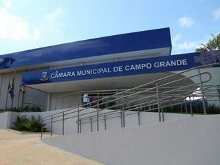 Entrada da Câmara Municipal de Campo Grande.
(Foto: Marcos Ermínio).