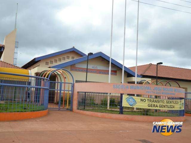 Diretora de escola &eacute; investigada por abuso moral e desvio de bens