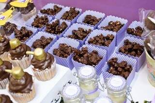 Pipoca de chocolate belga é a preferida dos clientes (Foto: Caramelados Festas)