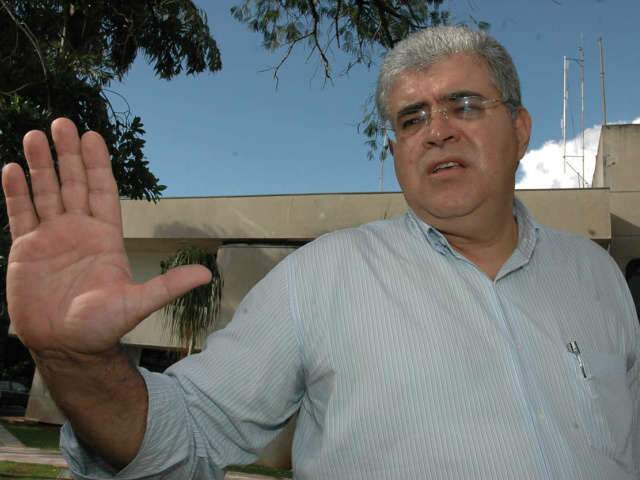  Em reuni&atilde;o de 2h, PMDB e aliados admitem 2&ordm; turno e discutem estrat&eacute;gia 