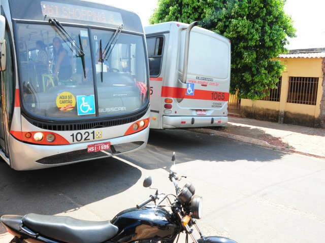  Acidente em cruzamento nas Moreninhas deixa dois motociclistas feridos