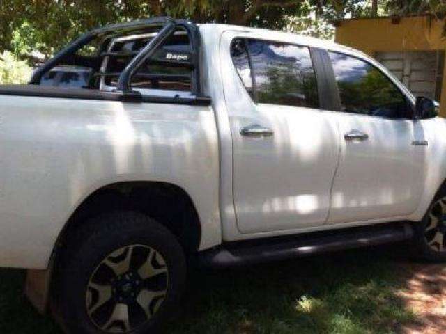 Suboficial da pol&iacute;cia paraguaia &eacute; preso com camionete que foi roubada em MS