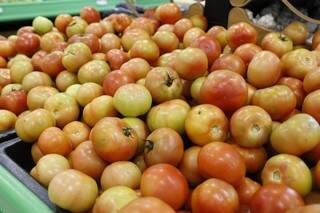 Em contrapartida, tomate apresentou queda no preço de 17,54%. (Foto: Gerson Walber)