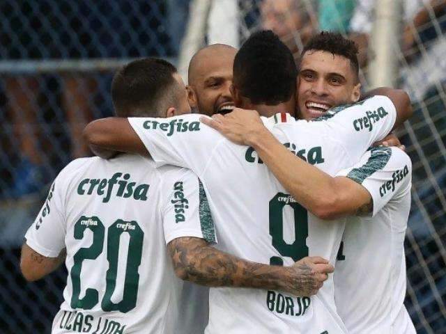 Palmeiras derrota São Caetano fora de casa com gols de Borja e Luan