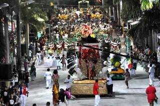 Desfile em Corumbá, no ano passado. (Foto: Arquivo/Marlon Ganassin)