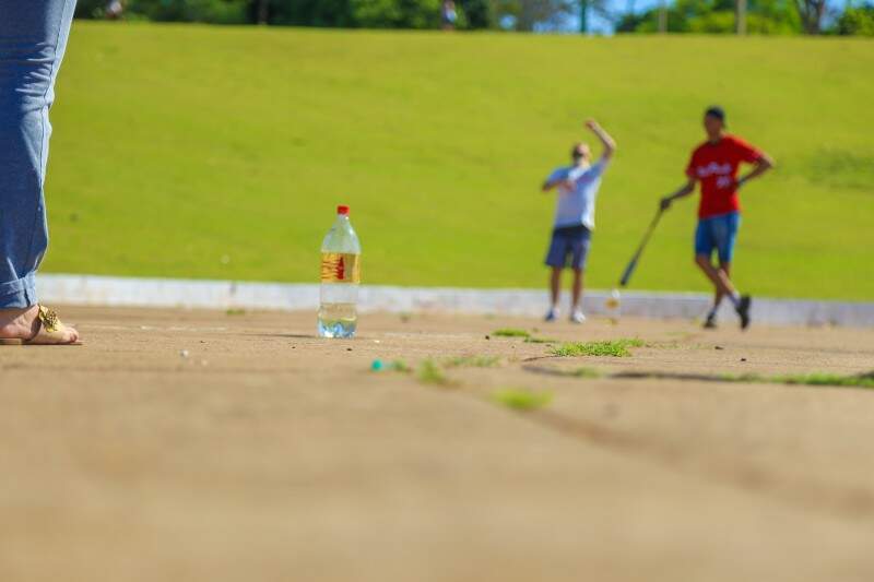 Tem jogo que lembre mais como é ser criança do que Bets na rua? -  Comportamento - Campo Grande News