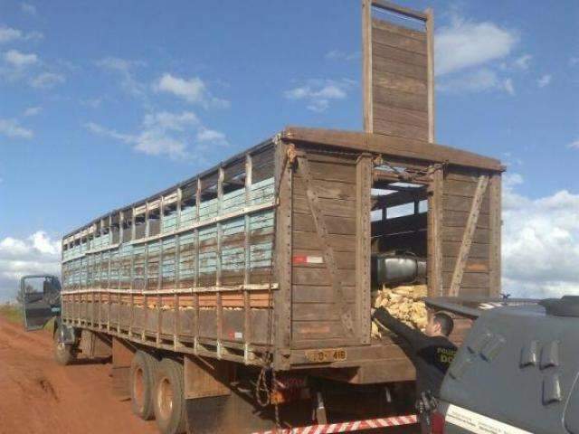 DOF apreende 4,2 t de maconha transportadas em carga de milho