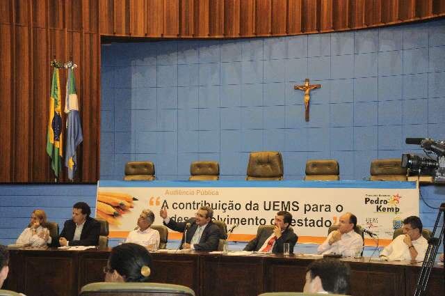  Avan&ccedil;os na UEMS s&atilde;o reconhecidos em audi&ecirc;ncia p&uacute;blica na Assembleia