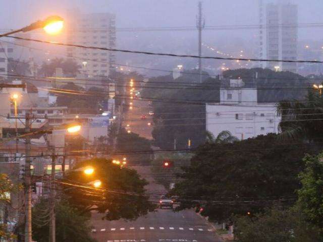 Comum para a época, neblina encobre céu e reduz sensação térmica