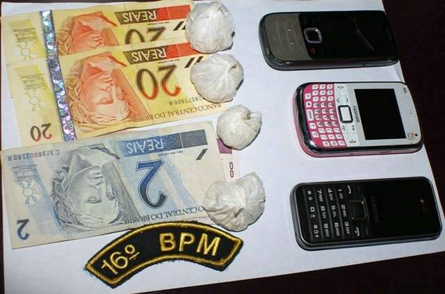  Homem &eacute; flagrado com pasta base de coca&iacute;na na cueca em F&aacute;tima do Sul  