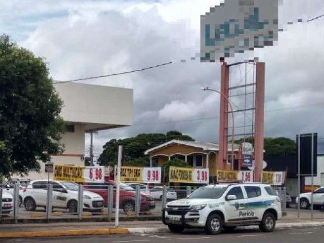 Bandidos invadem supermercado e arrombam cofre no Taveir&oacute;polis