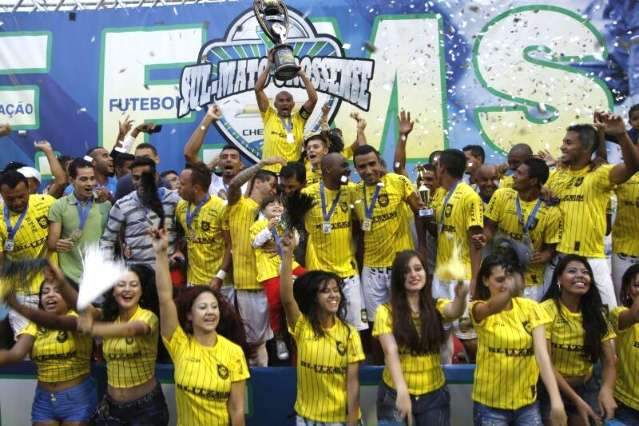Pelo alto, Cene faz 2 a 0 no &Aacute;guia Negra e conquista o hexacampeonato