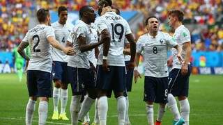 Franceses celebram gols marcados a base da pressão e sofrimento contra africanos (Foto: Getty Images  / Fifa)