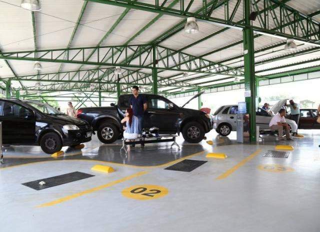 Reuni&atilde;o ap&oacute;s amea&ccedil;a de greve suspende servi&ccedil;os e causa tumulto no Detran