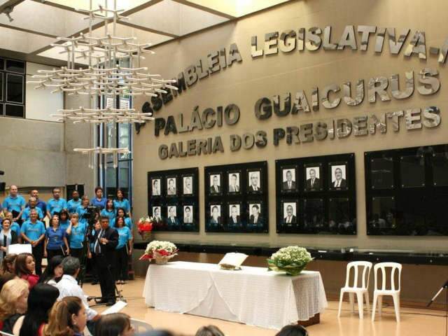 Missa na Assembleia Legislativa abre temporade de festas do Divino