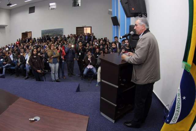 Reinaldo libera R$ 2,5 milh&otilde;es para obras de maternidade e centro cultural