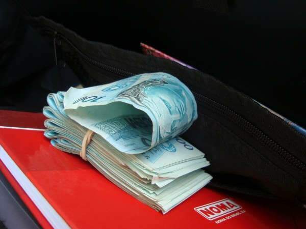  Mais de 50 quilos de maconha s&atilde;o encontrados dentro de freezer, em Dourados