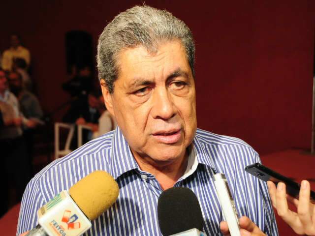  Governador descarta conspira&ccedil;&atilde;o e nega articula&ccedil;&atilde;o com Delc&iacute;dio