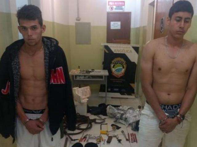Dupla &eacute; presa depois de tentar roubar ag&ecirc;ncia banc&aacute;ria no interior 