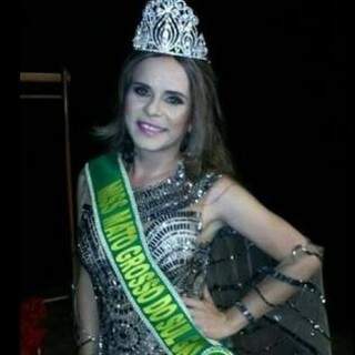 Na categoria Miss Gay Mato Grosso do Sul, a candidata Rayssa Coolbber, de Ribas do Rio Pardo. (Foto: Divulgação) 
