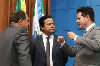 Deputados Zé Teixeira, Amarildo Cruz e Renato Câmara, durante sessão na Assembleia (Foto: Victor   Chileno/ALMS)