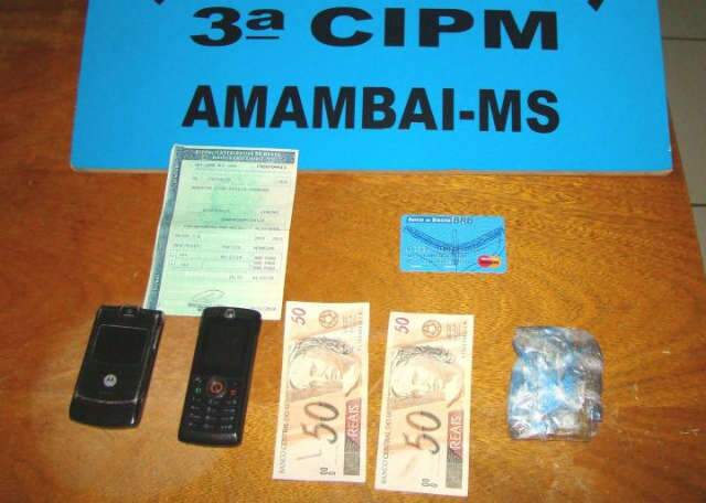  Com dinheiro falso e maconha, brasilienses s&atilde;o detidos em Amambai