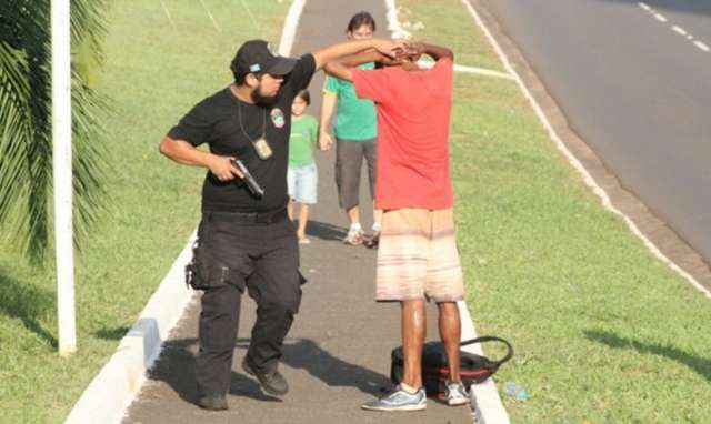 Pol&iacute;cia para quem precisa