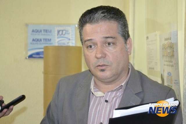 Prefeito descarta partidos e nomeia t&eacute;cnicos da cota pessoal para 5 pastas