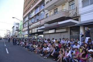 Cerimônia de início do desfile começou às 8h45 deste sábado (Foto: Cleber Gellio)