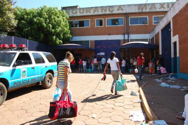  Desde ontem, presos da M&aacute;xima fazem greve de fome em protesto por mais comida